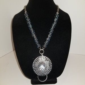 Unique's ladies necklace